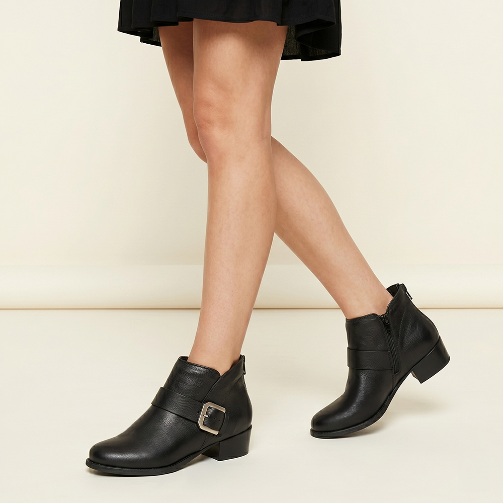 Bota Duna Cano Baixo em Couro Alfa Preto - 4636AP Bota Duna Cano Baixo em Couro Alfa Preto - 4636AP