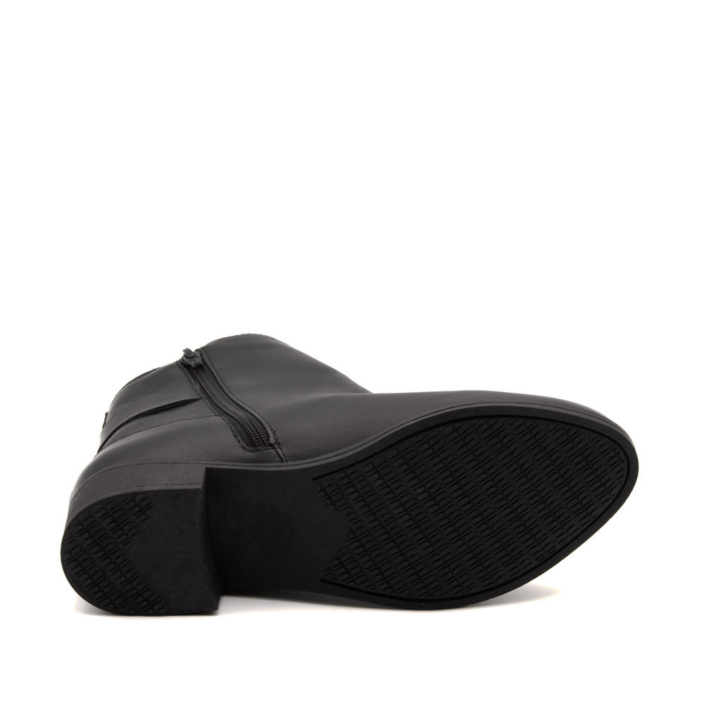 Bota Essenza Cano Baixo em Couro Alfa Preta - 4332AP