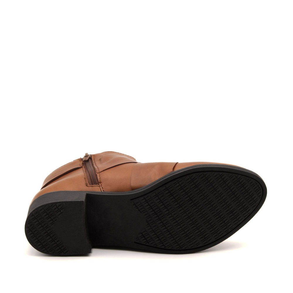 Bota Essenza Cano Baixo em Couro Bravvo Tan - 4333BT Bota Essenza Cano Baixo em Couro Bravvo Tan - 4333BT