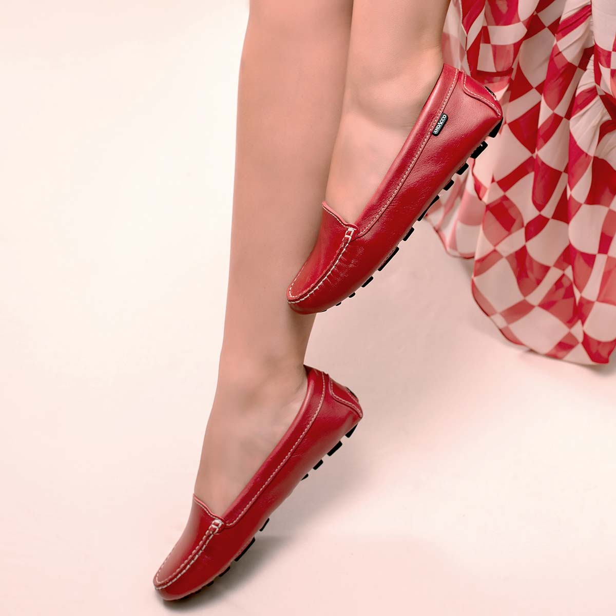 Mocassim Feminino em Couro Alfa Rubi - 3335AR