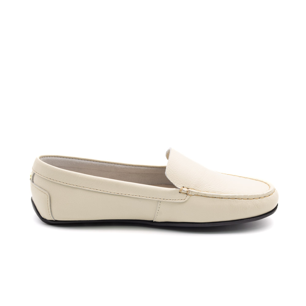 Mocassim Feminino Liv em Couro Alfa Off White - 36009AO Mocassim Feminino Liv em Couro Alfa Off White - 36009AO