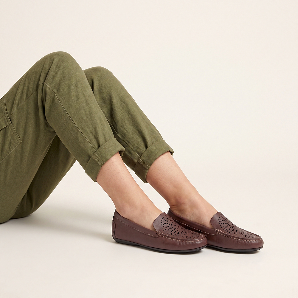 Mocassim Feminino Liv em Couro Bison Chocolate - 3665BC Mocassim Feminino Liv em Couro Bison Chocolate - 3665BC