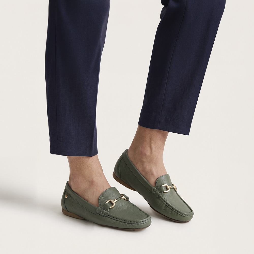 Mocassim Feminino Soleil em Couro Alfa Militar - 45029AM Mocassim Feminino Soleil em Couro Alfa Militar - 45029AM