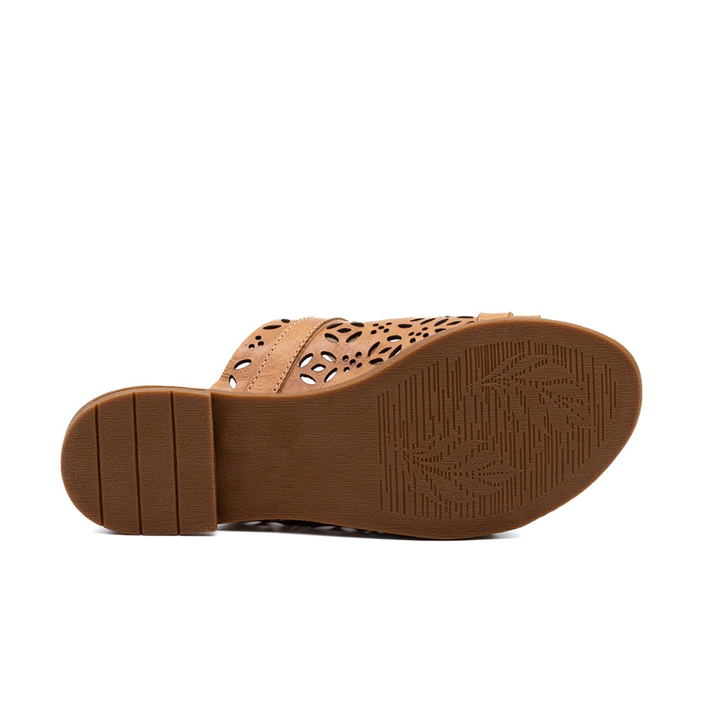 Sandália Rasteira Lisboa em Couro Crush Caramelo - 18150CC Sandália Rasteira Lisboa em Couro Crush Caramelo - 18150CC