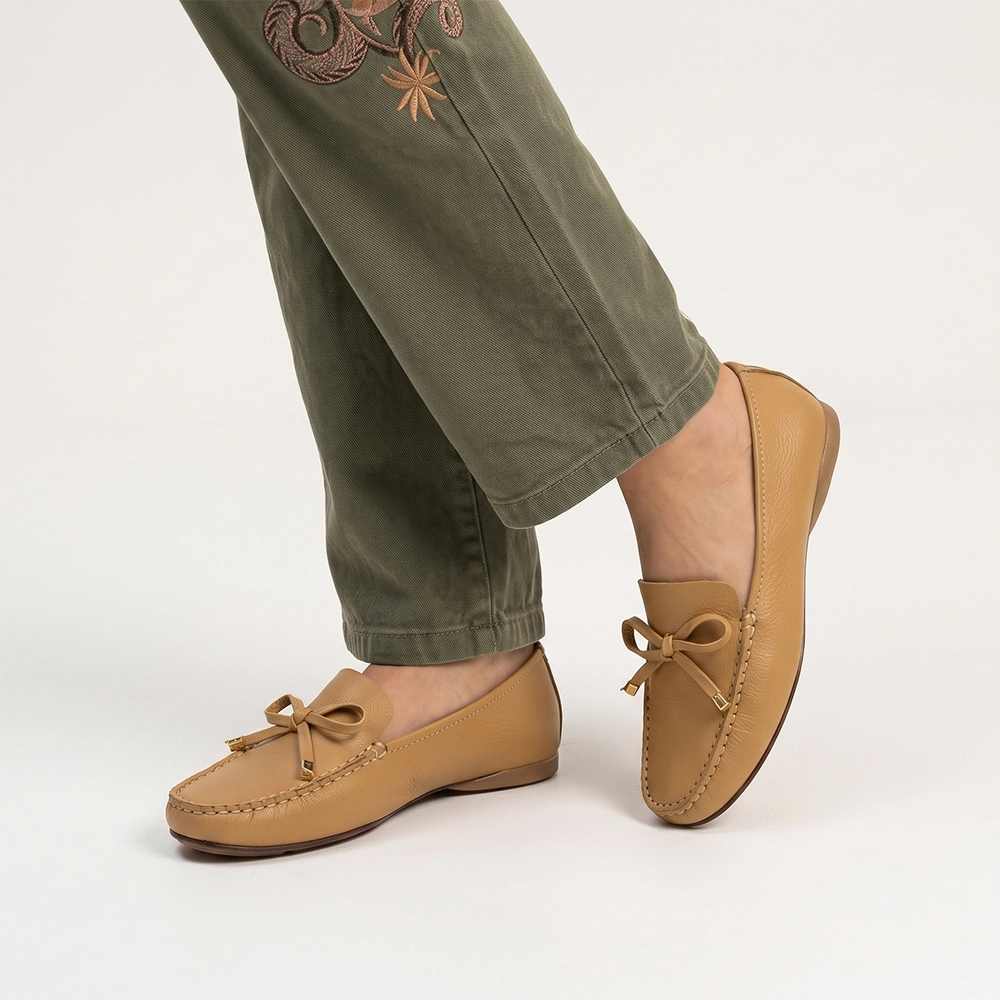 Mocassim Feminino Soleil em Couro Alfa Cheddar - 45037AC Mocassim Feminino Soleil em Couro Alfa Cheddar - 45037AC