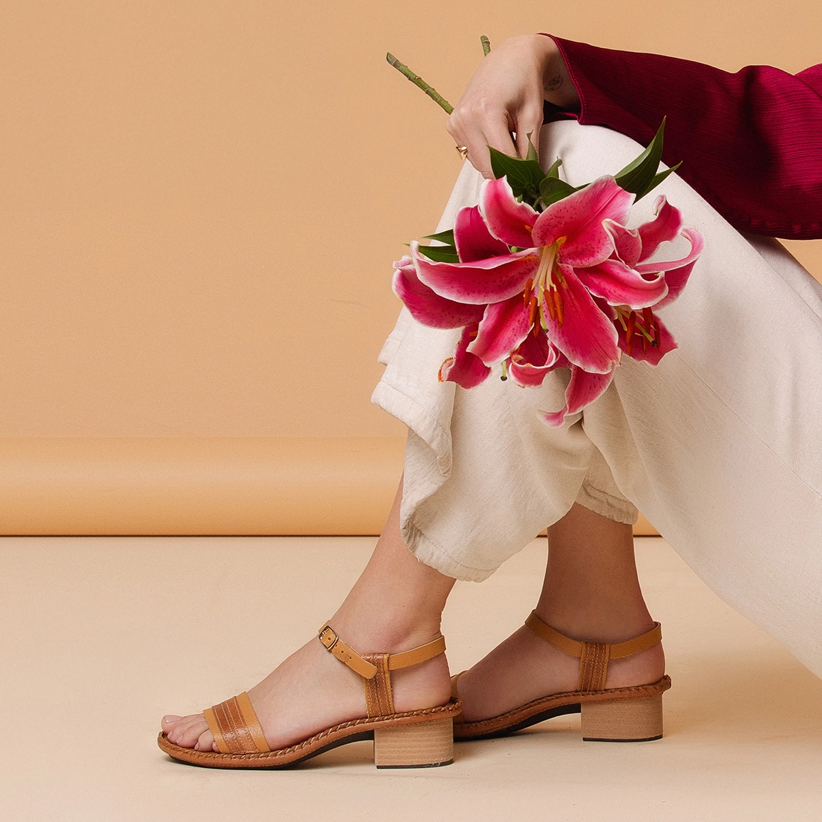 Sandália Salto Clarita em Couro Alfa Cheddar - 16131AC