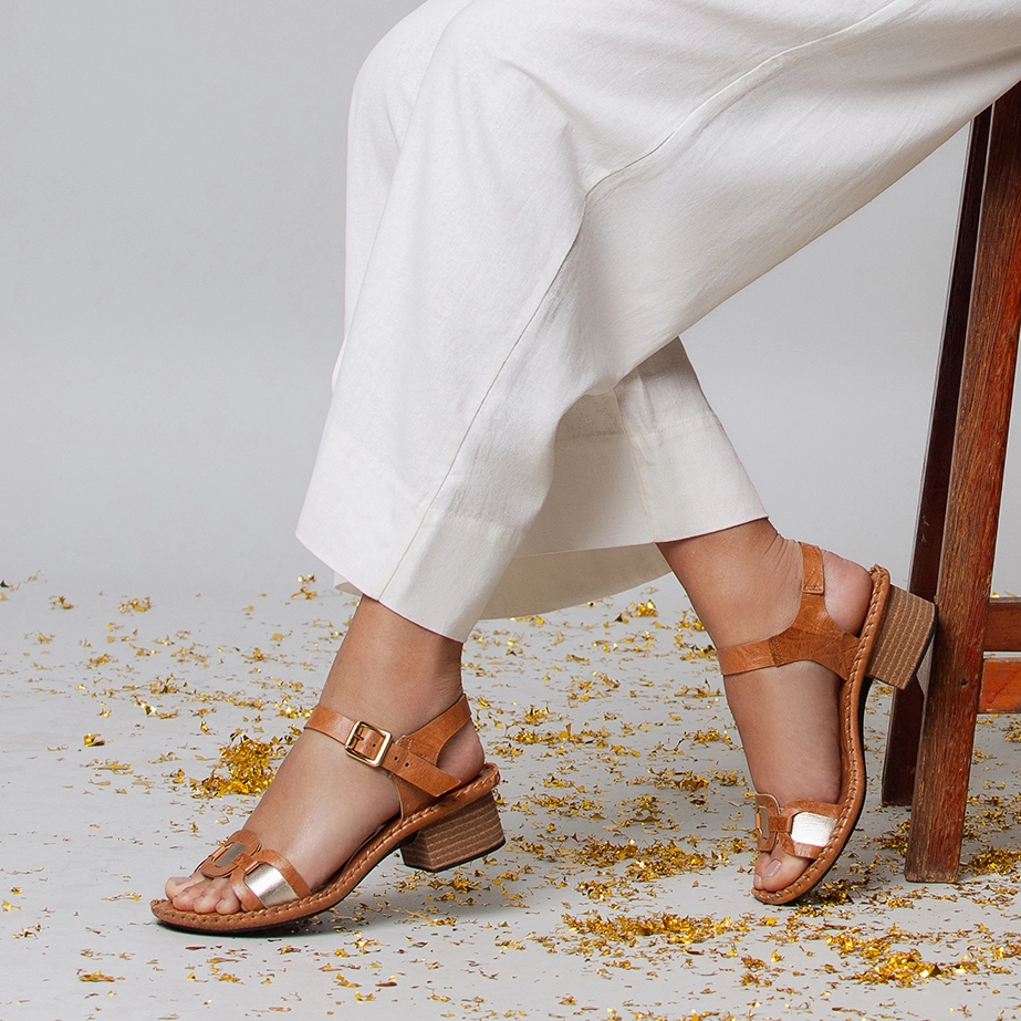 Sandália Salto Clarita em Couro Crush Caramelo - 16135CC